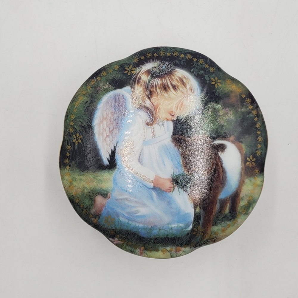 Vtg Trinket Music Box Heaven's Little Sweethearts Farm Angel Girl Cow Calf